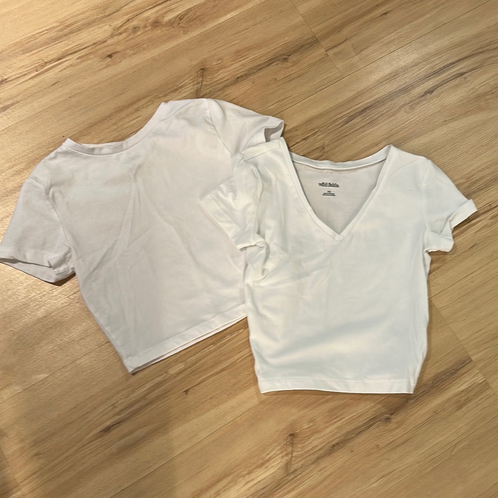**Lot of 2** cropped tees! Brand new without tags! Wrong size bought!
